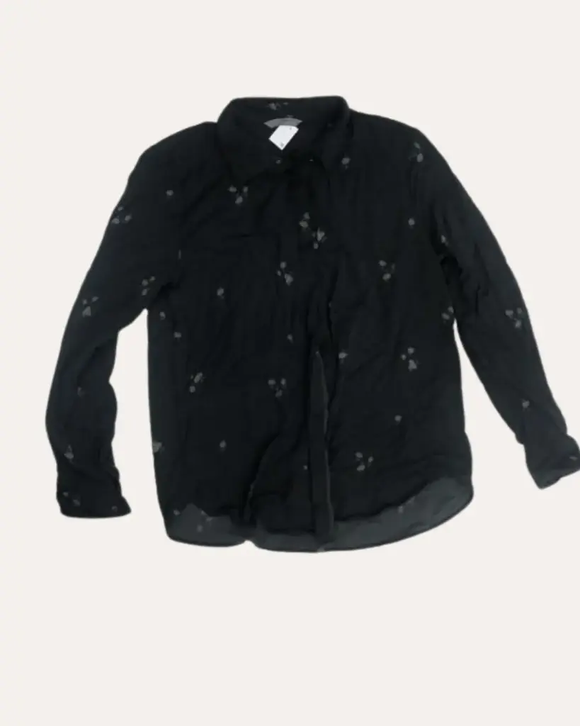 CAMISA NEGRA CON FLORES H&M