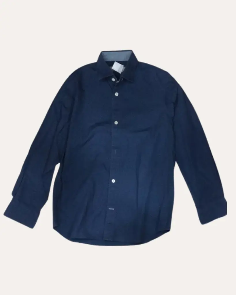 CAMISA AZUL CON PUNTOS ROSAS 