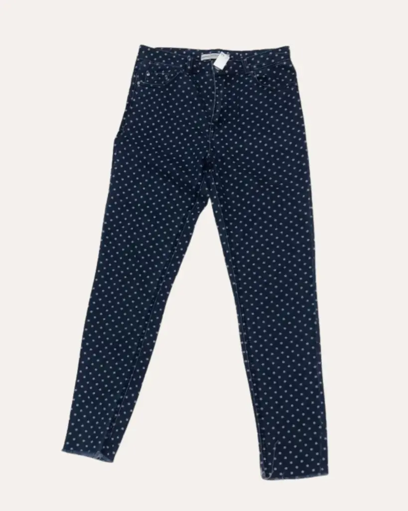 PANTALON JEAN OSCURO CON  LUNARES