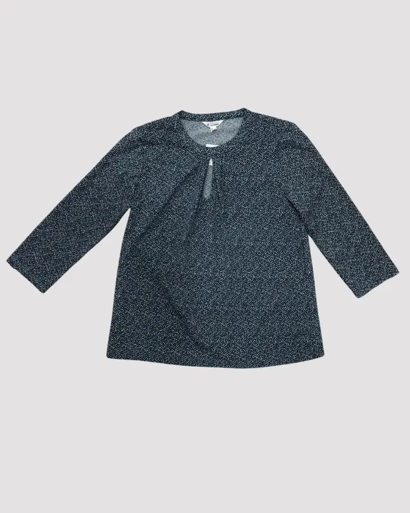 BLUSA AZUL CON PUNTOS BLANCOS Y ROJOS