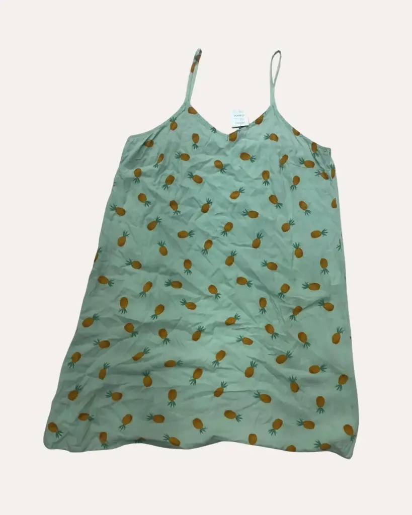 VESTIDO VERDE CON PIÑAS HERING