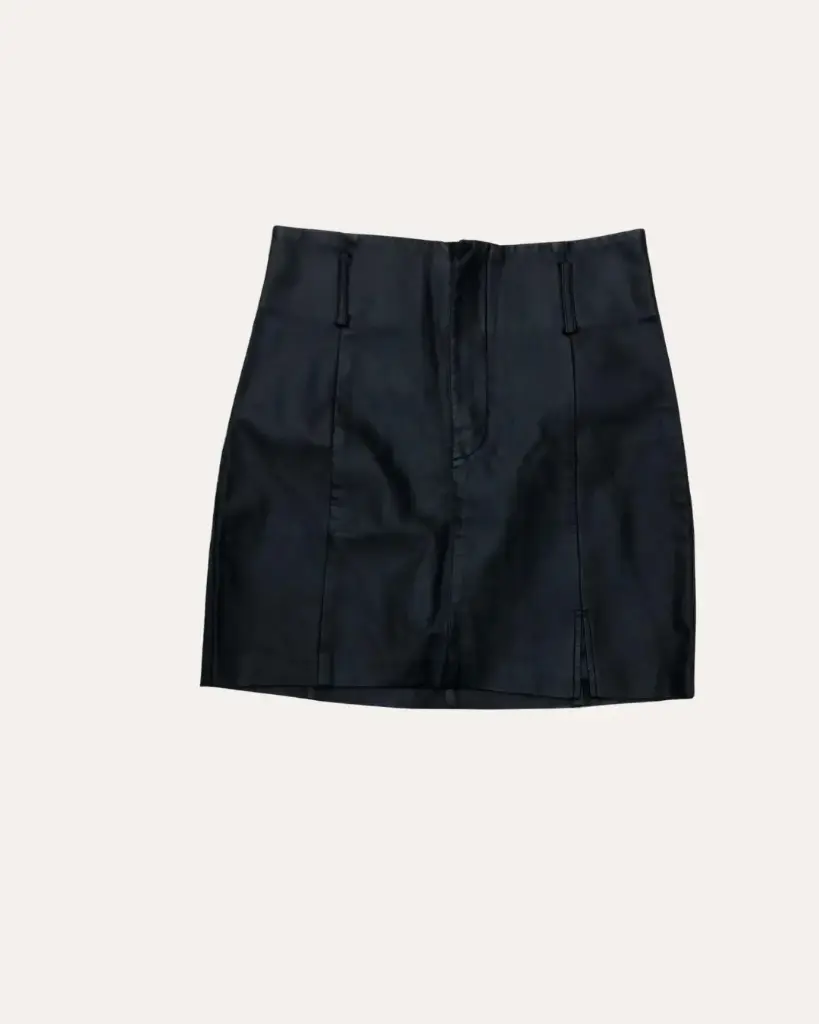 FALDA NEGRA DE CUERINA FOREVER 21 