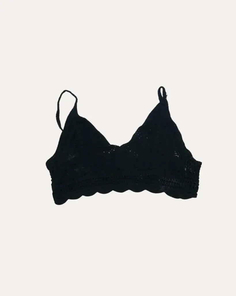 TOP NEGRO TEJIDO BERSHKA 