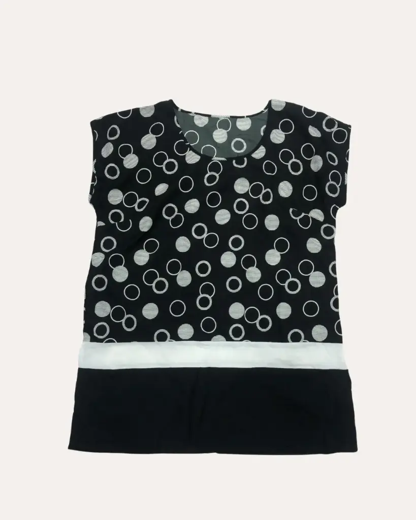 BLUSA NEGRA CON BLANCO 