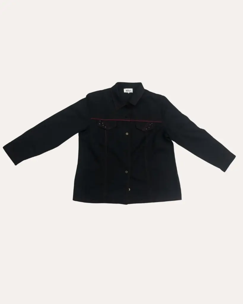 CAMISA NEGRA CON DETALLES ROJOS AFIBEL 
