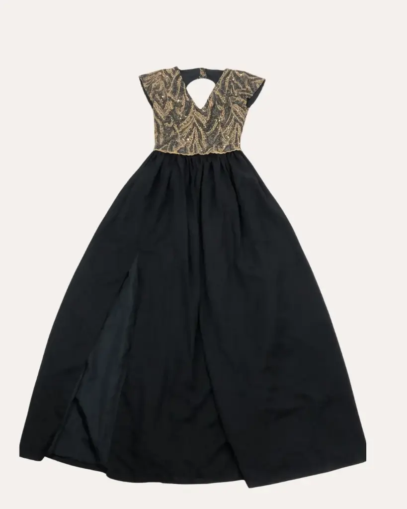 VESTIDO NEGRO CON DORADO 